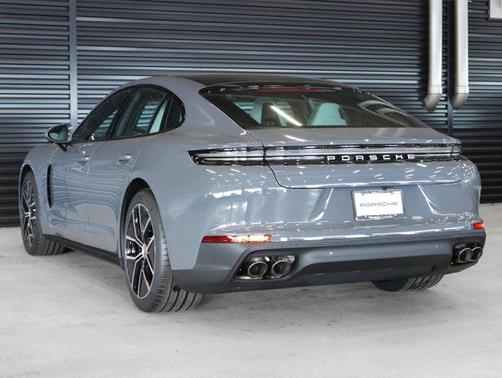 2026 Porsche Panamera 4 dr