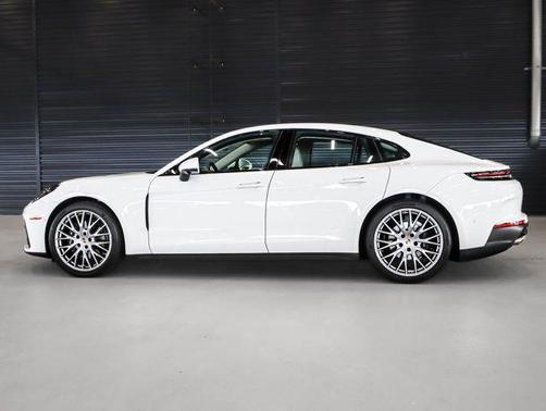 2025 Porsche Panamera RWD
