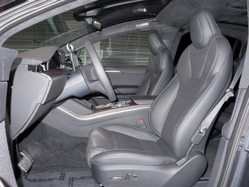 2025 Tesla Model X Long Range