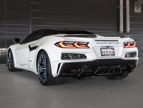 Arctic White 2026 Chevrolet Corvette ZR1