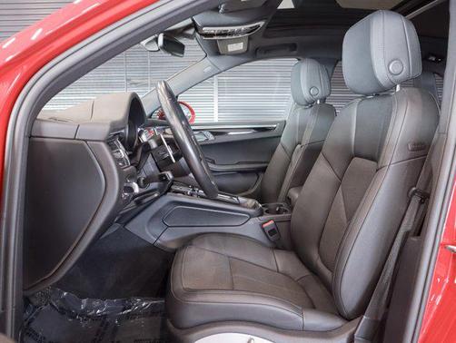 2023 Porsche Macan AWD