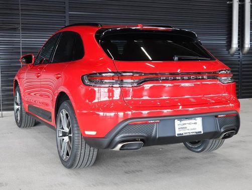 2023 Porsche Macan AWD