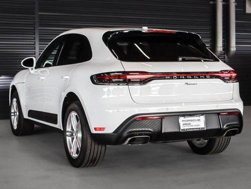 2025 Porsche Macan AWD