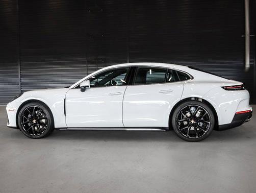 2026 Porsche Panamera 4 dr