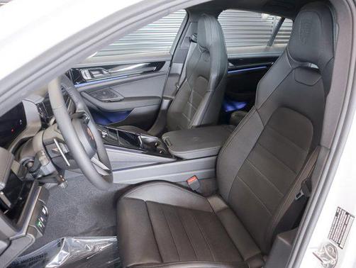 2026 Porsche Panamera 4 dr