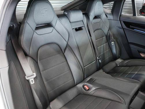 2026 Porsche Panamera 4 dr
