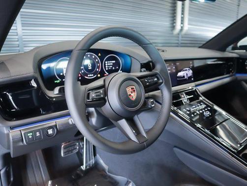 2026 Porsche Panamera 4 dr