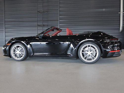 2022 Porsche 911 Carrera