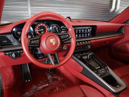 2022 Porsche 911 Carrera