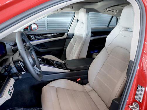 2026 Porsche Panamera 4 dr