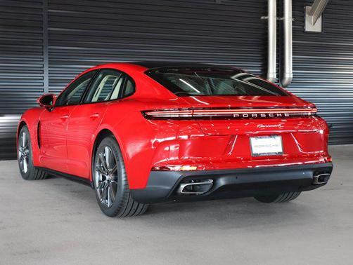 2026 Porsche Panamera 4 dr