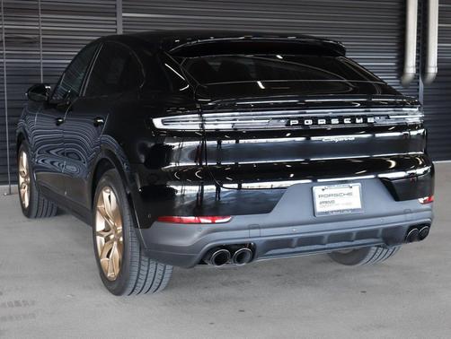Black 2024 Porsche Cayenne Cayenne