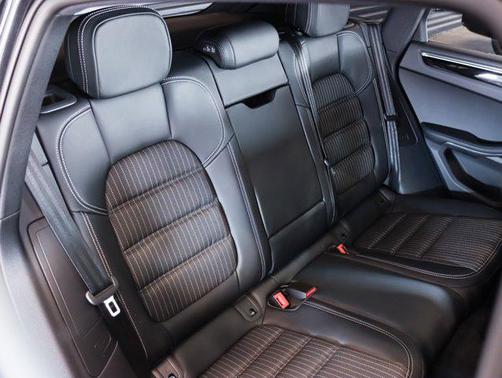 Volcano Gry 2026 Porsche Macan T