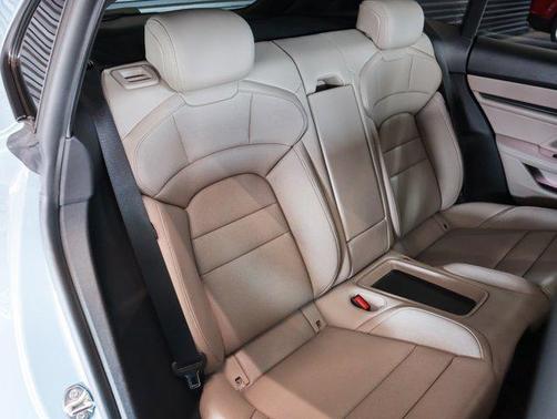 2022 Porsche Taycan 4