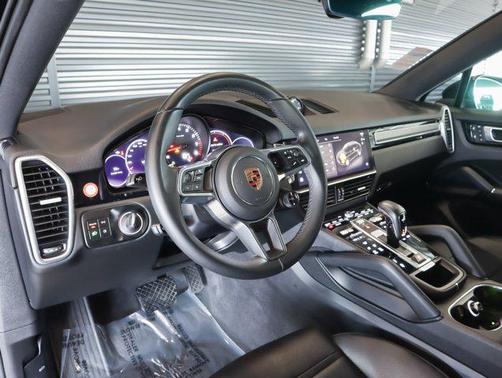 2023 Porsche Cayenne Platinum Edition