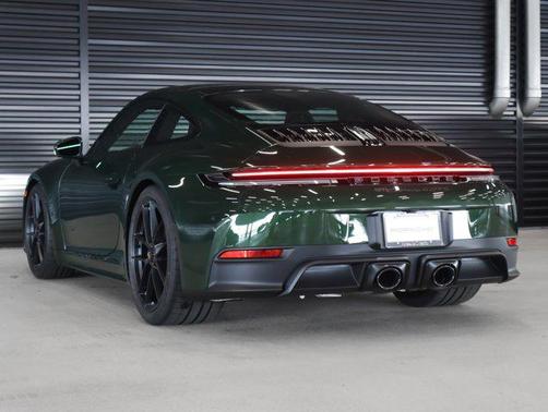 2026 Porsche 911 Carrera 4 GTS