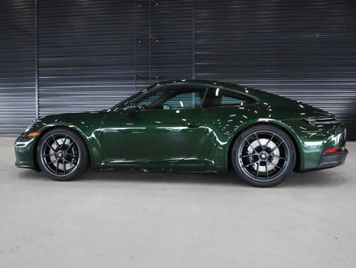 2026 Porsche 911 Carrera 4 GTS