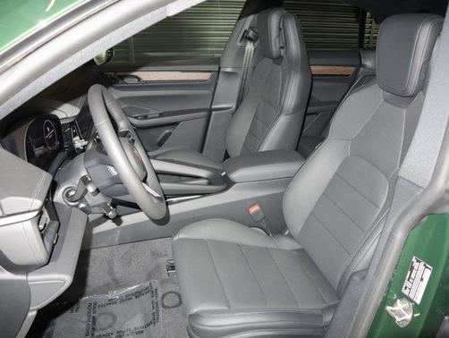 2025 Porsche Macan 4