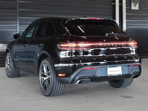 2025 Porsche Macan AWD