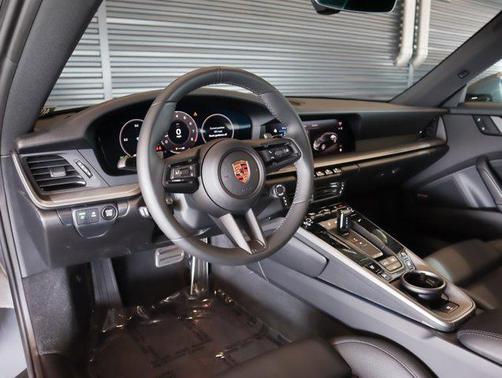 2025 Porsche 911 Carrera