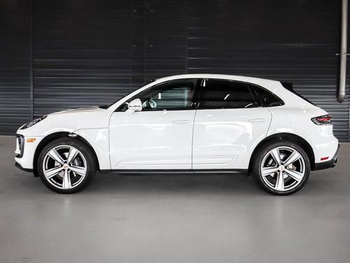 2024 Porsche Macan AWD