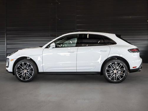 2026 Porsche Macan AWD