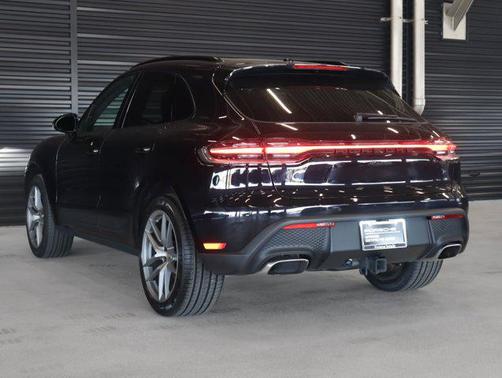 2022 Porsche Macan Base
