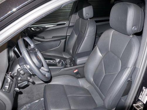 2022 Porsche Macan Base