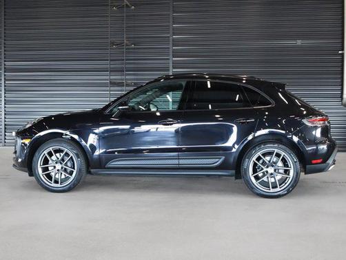 2022 Porsche Macan Base