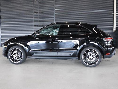 2022 Porsche Macan Base