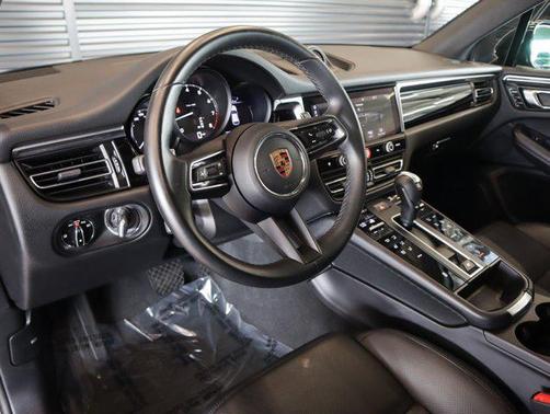 2022 Porsche Macan Base
