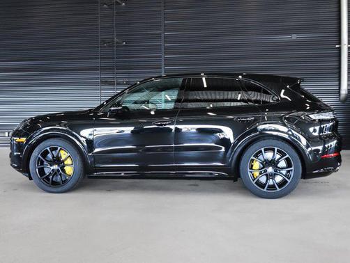 2026 Porsche Cayenne GTS