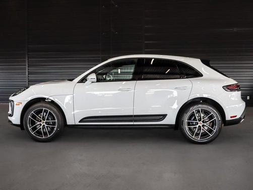 2026 Porsche Macan AWD