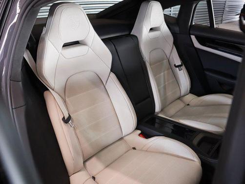 2026 Porsche Panamera GTS