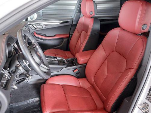 2025 Porsche Macan AWD