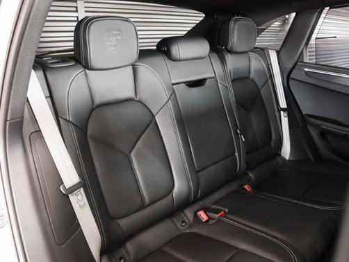 2025 Porsche Macan GTS