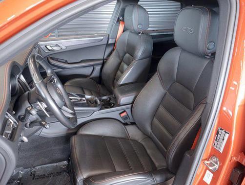 Papaya Metallic 2022 Porsche Macan Macan GTS