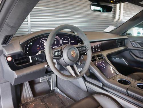 2025 Porsche Taycan GTS