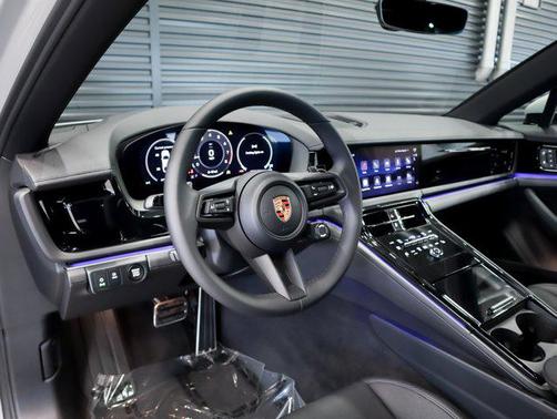2026 Porsche Panamera 4 dr