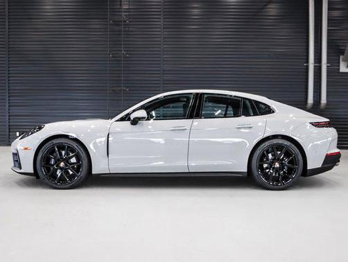 2026 Porsche Panamera 4 dr