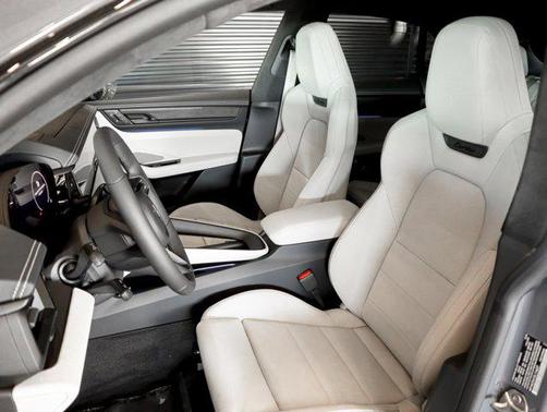 2025 Porsche Macan Turbo