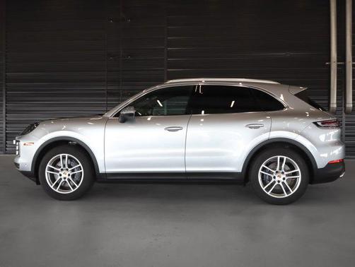 2025 Porsche Cayenne AWD