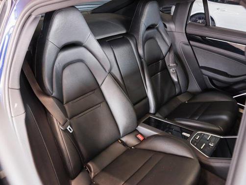 2022 Porsche Panamera 4S