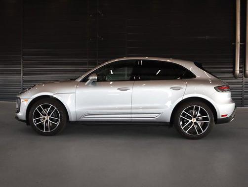 Dolomite Sil 2022 Porsche Macan Macan