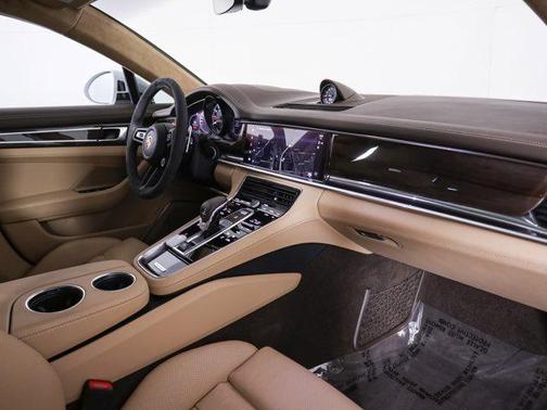 2023 Porsche Panamera GTS
