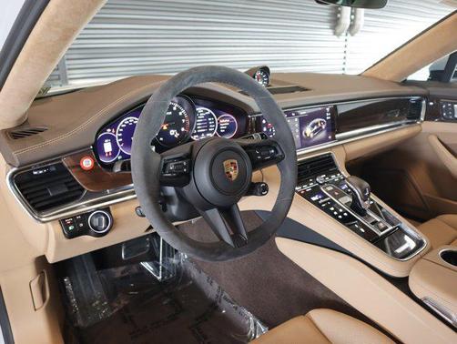 2023 Porsche Panamera GTS