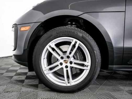 Volcano Grey Metallic 2024 Porsche Macan Macan