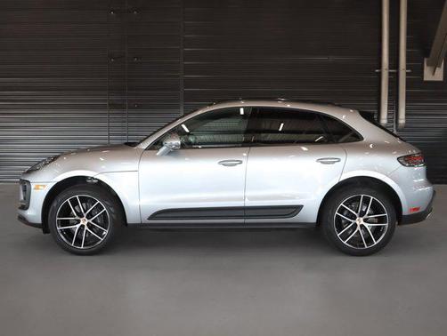 2025 Porsche Macan AWD