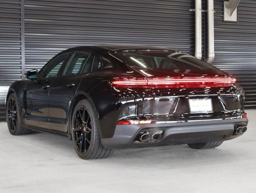 2025 Porsche Panamera RWD