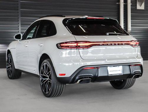 2025 Porsche Macan AWD